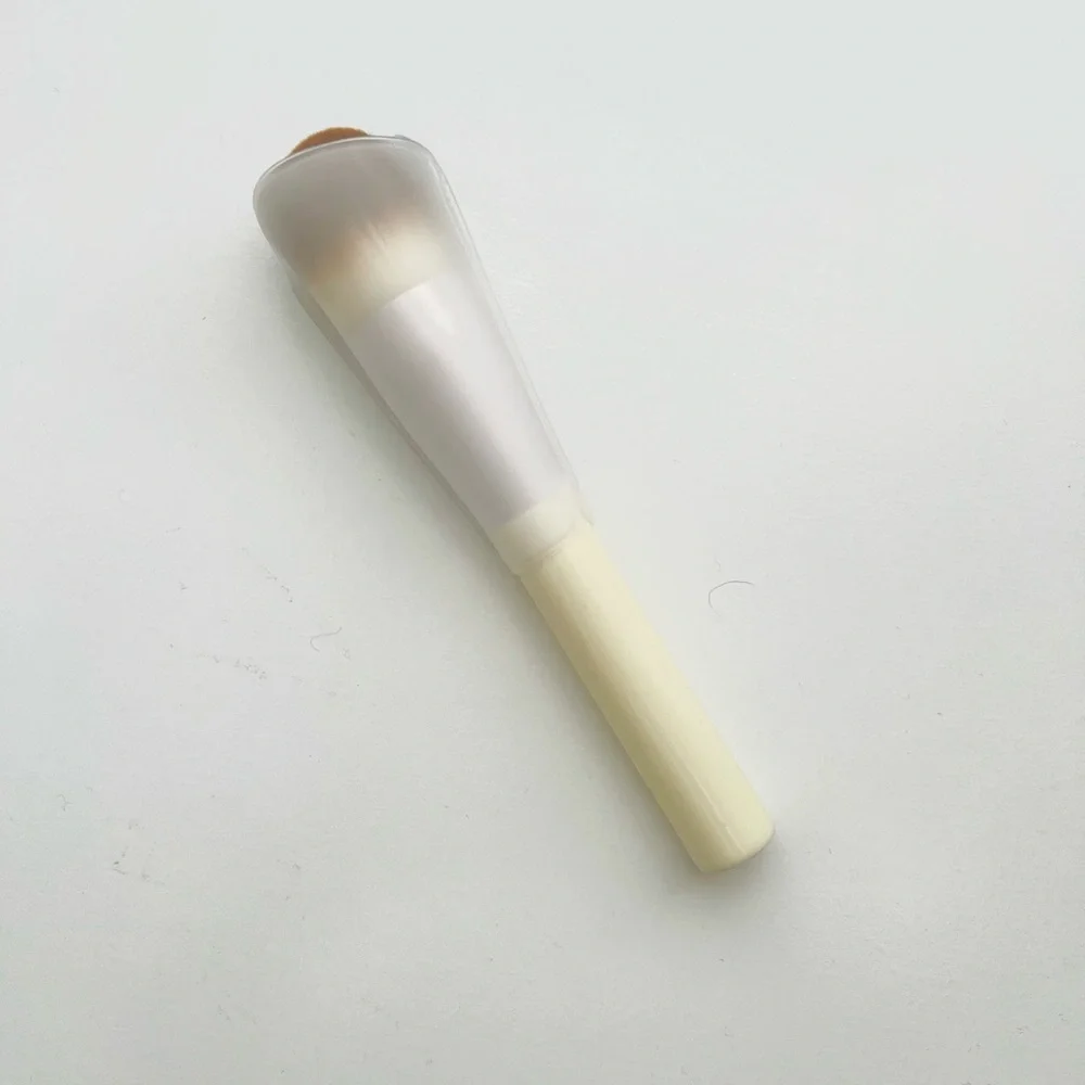 🆕 No Tag, La Mer Foundation Brush. No box.